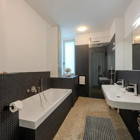 Marina Maisonette Seeblick Mit Pool Und Sauna Апартаменты *